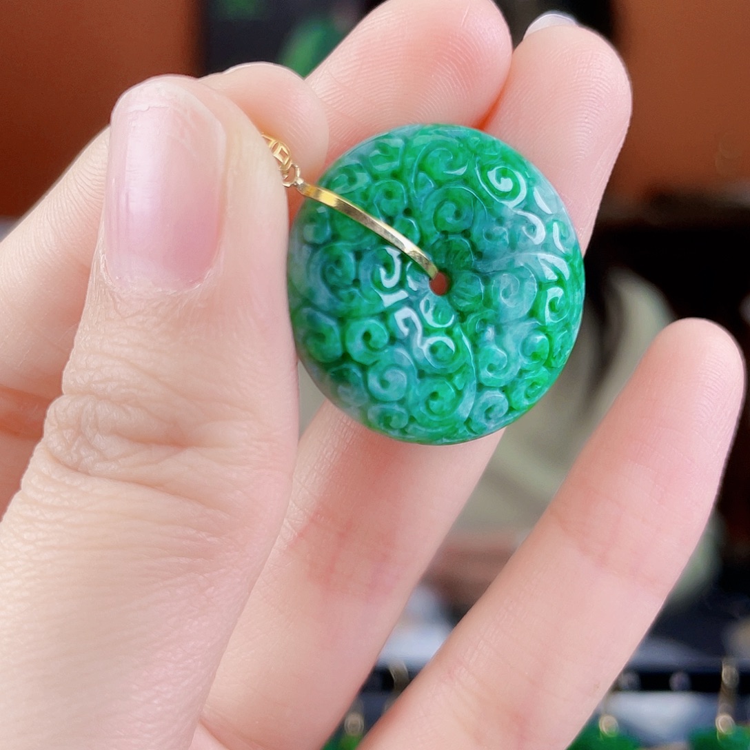 翡翠18K金镶嵌耳饰