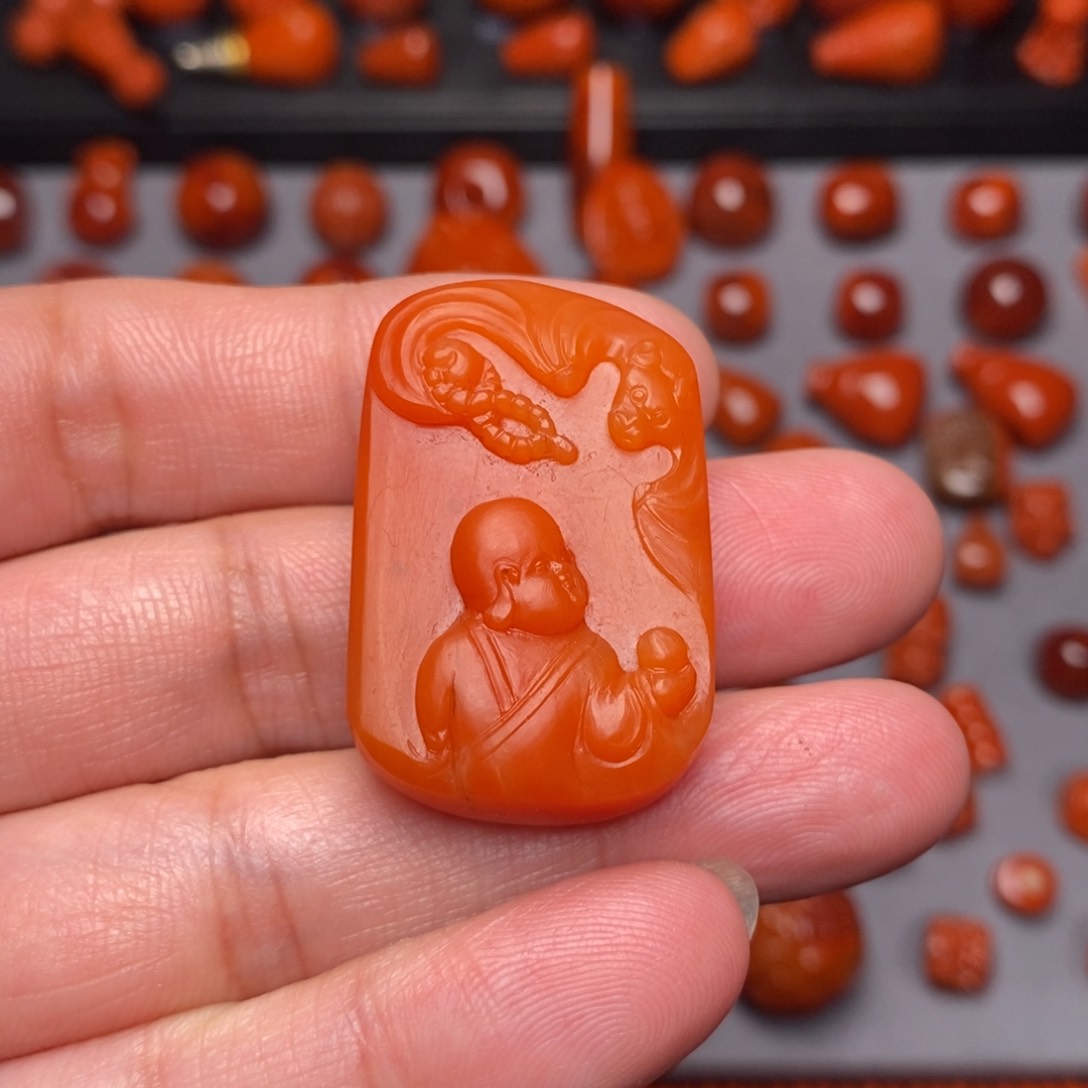 南红玛瑙保山料精工吊坠未镶嵌