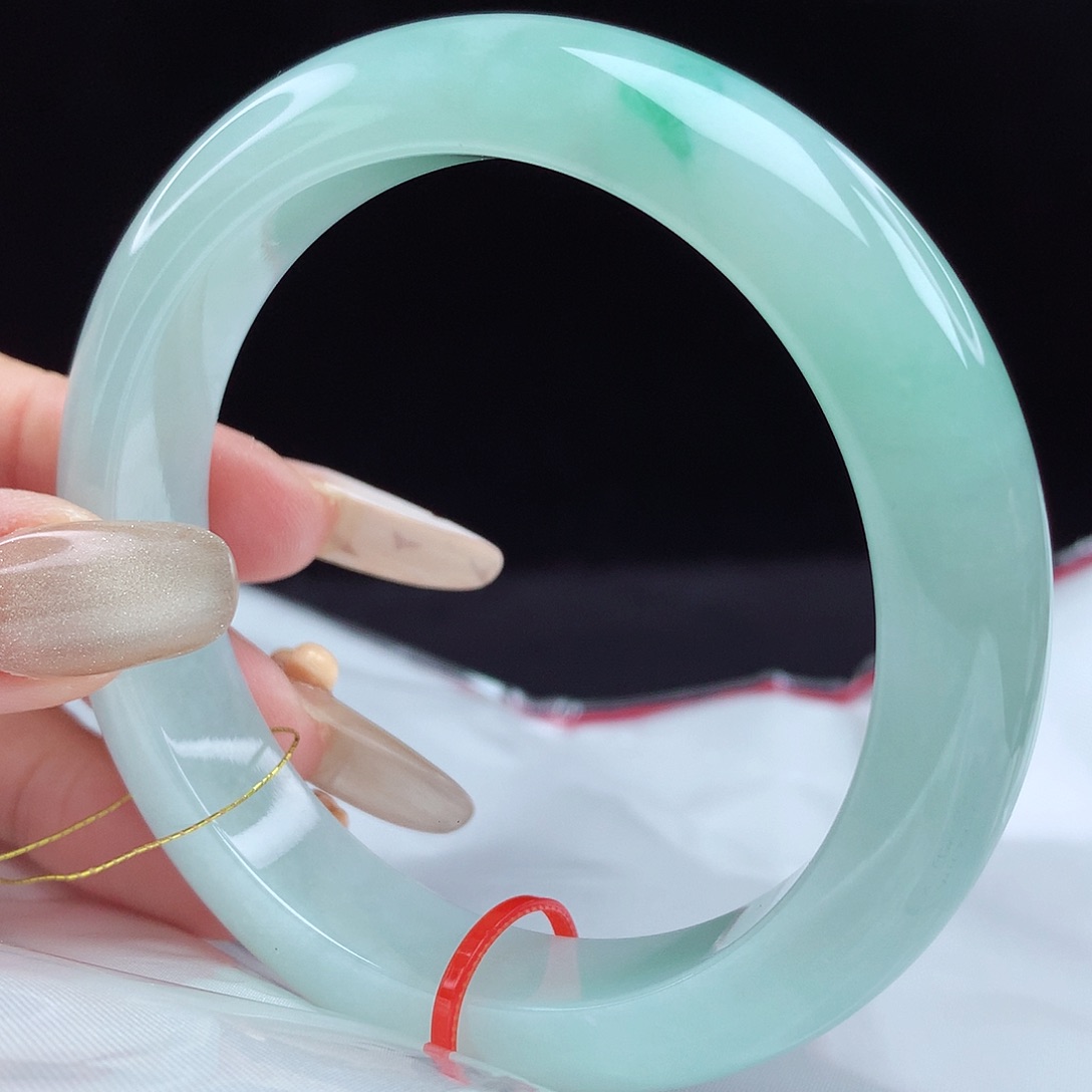 翡翠手镯未镶嵌56圈2375