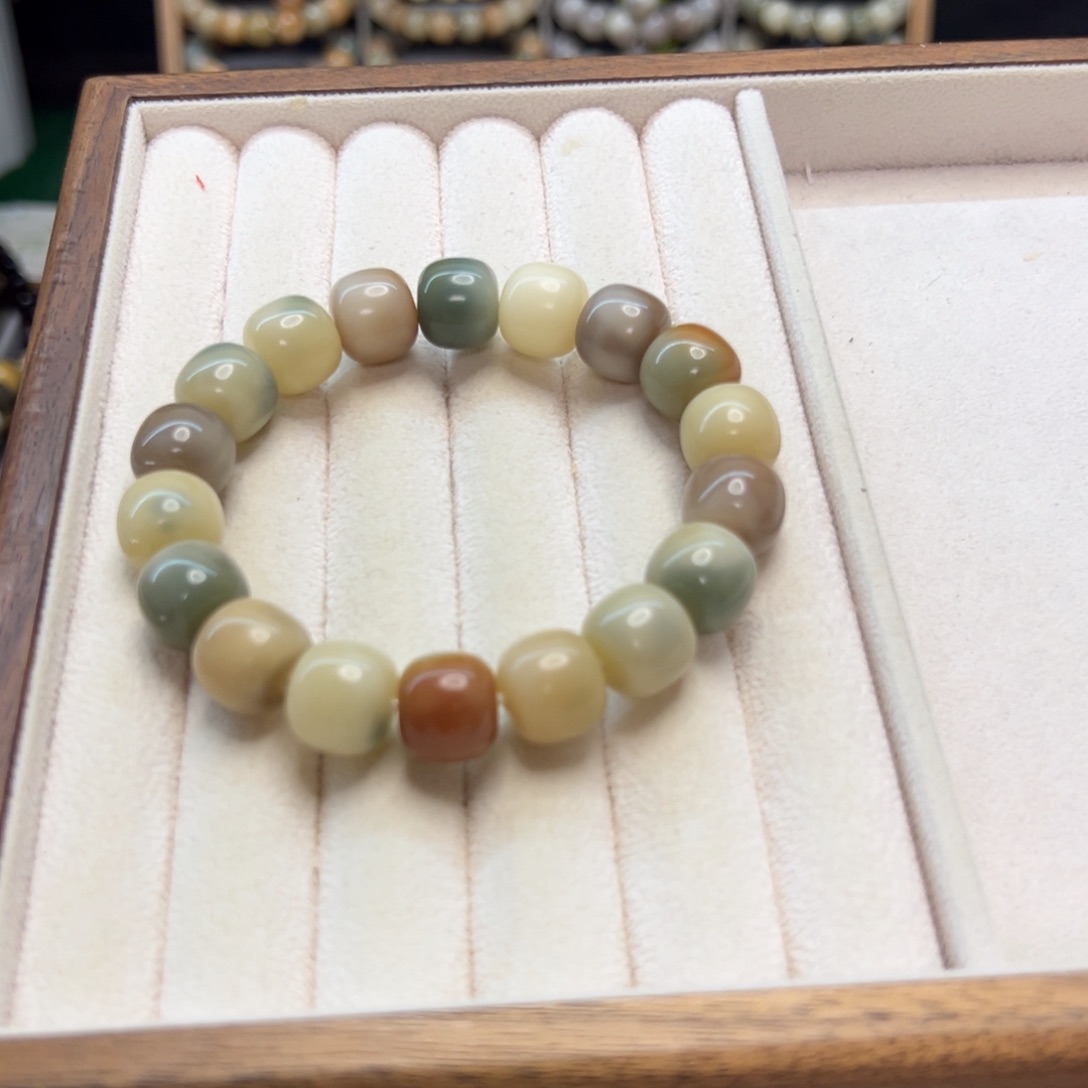 手串菩提根/象牙果卡13桶珠玉化微瑕