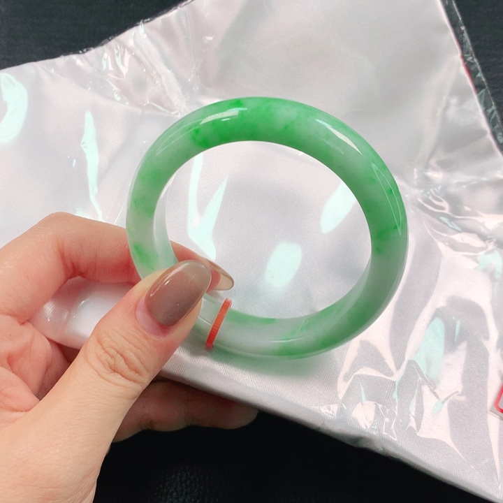 翡翠未镶嵌手镯天然翡翠手镯04