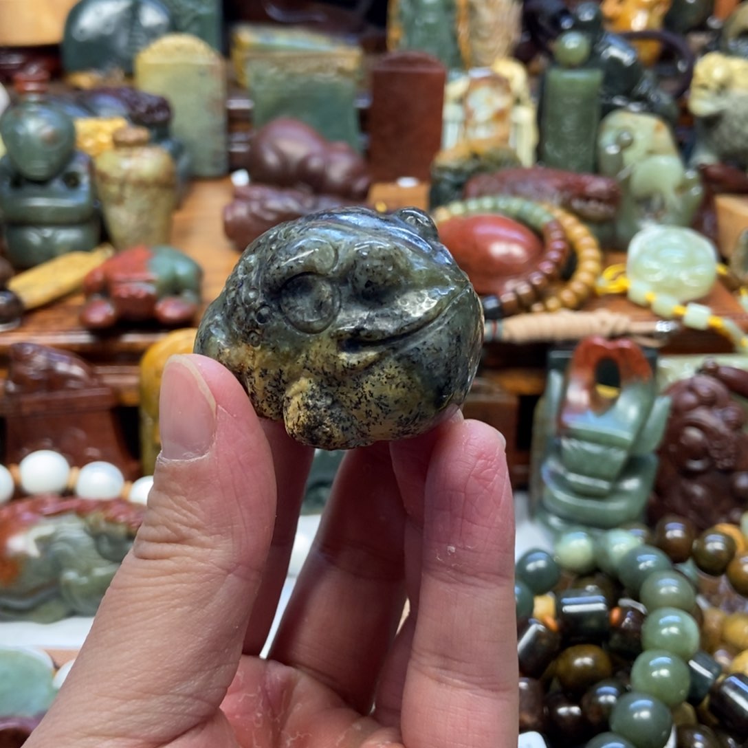 岫岩河磨玉（透闪石质玉）把件未镶嵌
