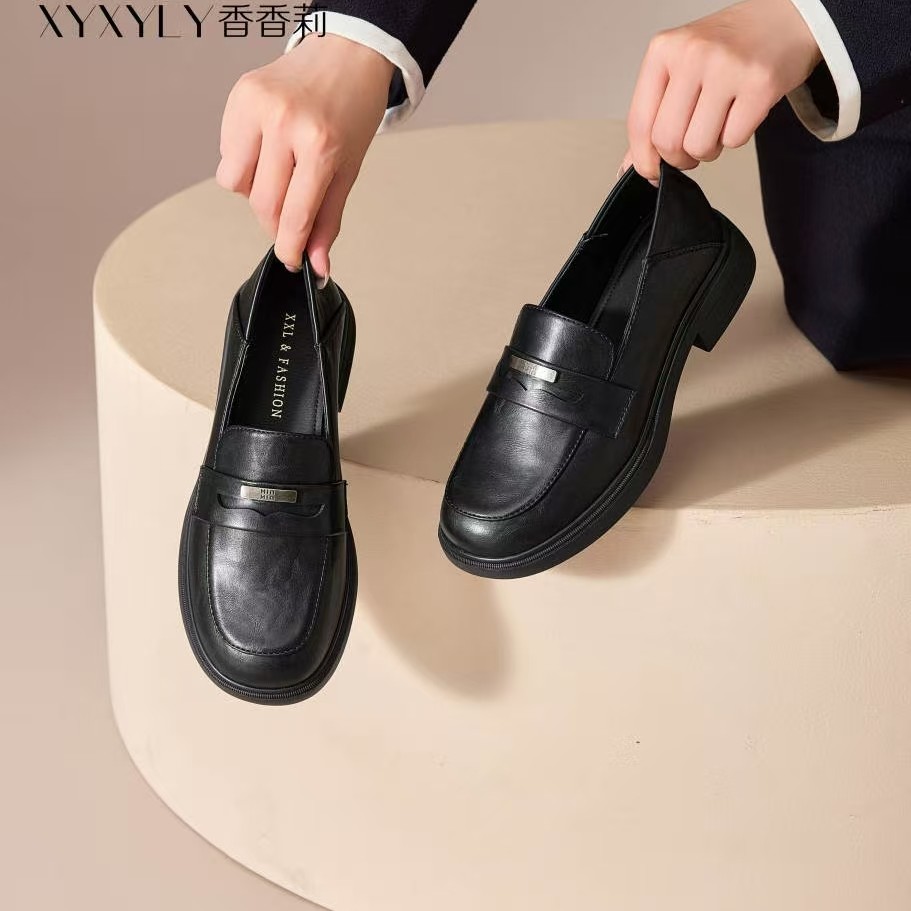 香香莉2025秋新款英伦风31010一脚蹬深口小皮鞋黑色职业舒适单鞋