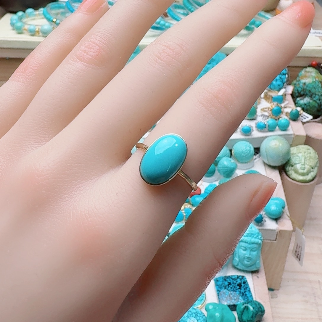 绿松石18K金镶嵌高瓷绿特色水波纹马鞍戒