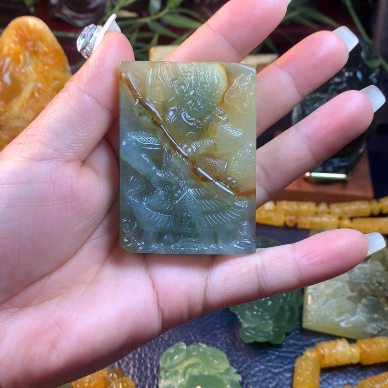 【闪购商品】蛇纹石玉未镶嵌颈饰