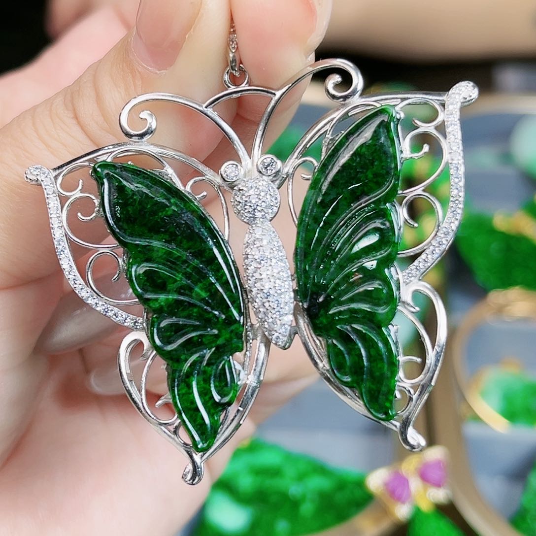 翡翠颈饰银S925镶嵌吊坠