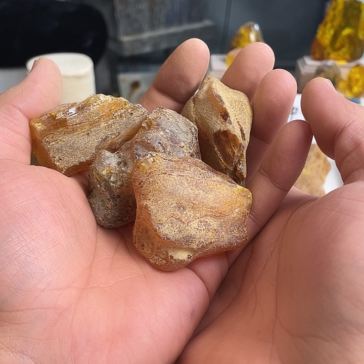 日***月定制琥珀未镶嵌天然琥珀蜜蜡