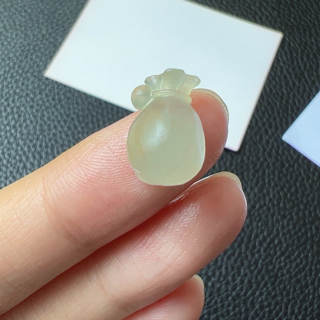 未镶嵌定制翡翠钱袋