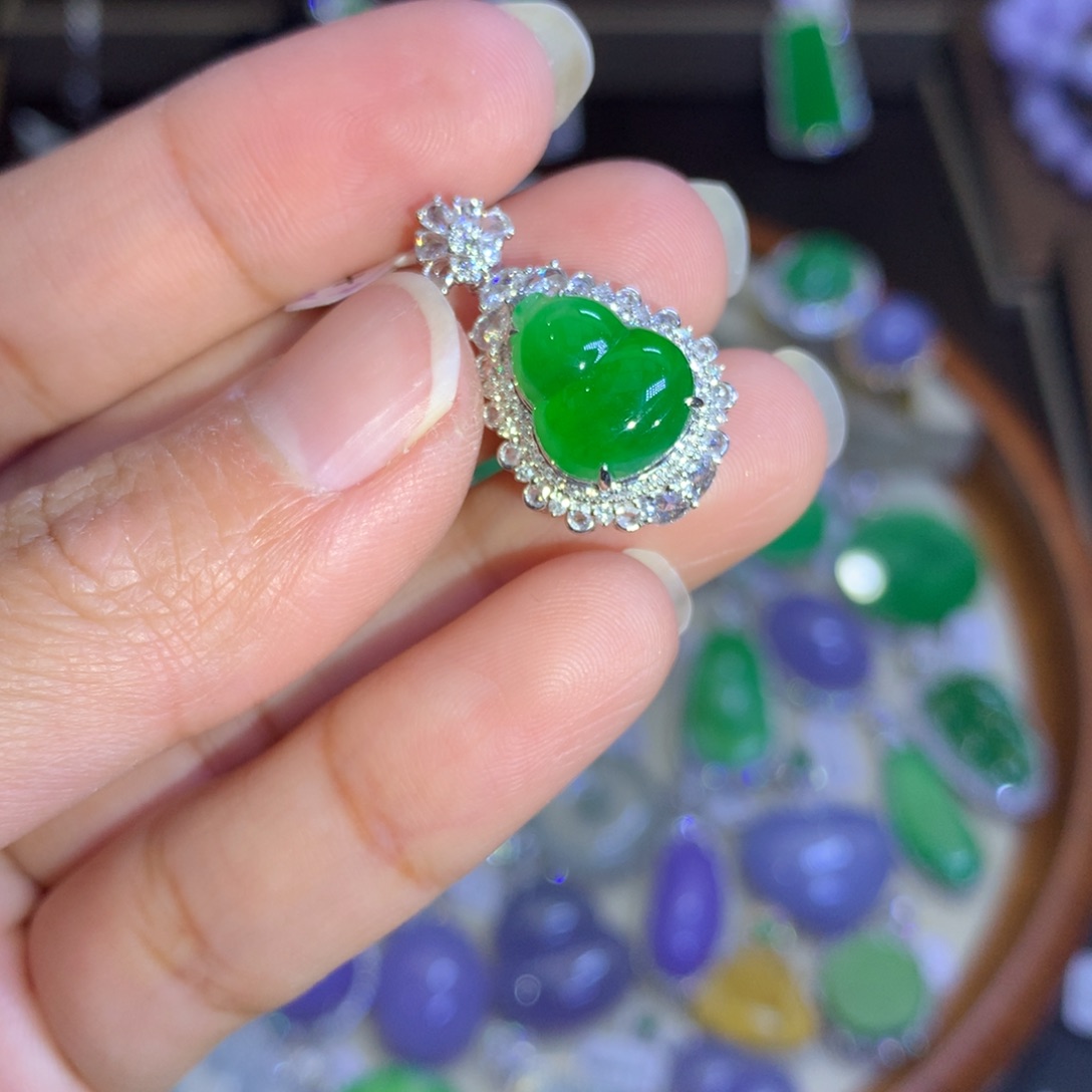 翡翠戒指18K金镶嵌翡翠