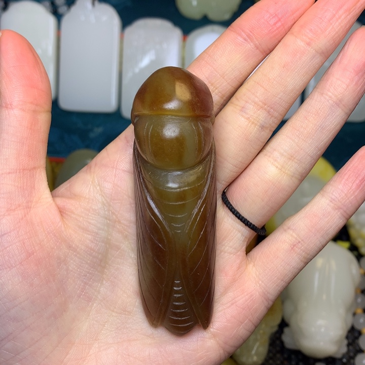 和田玉（糖玉）未镶嵌颈饰。