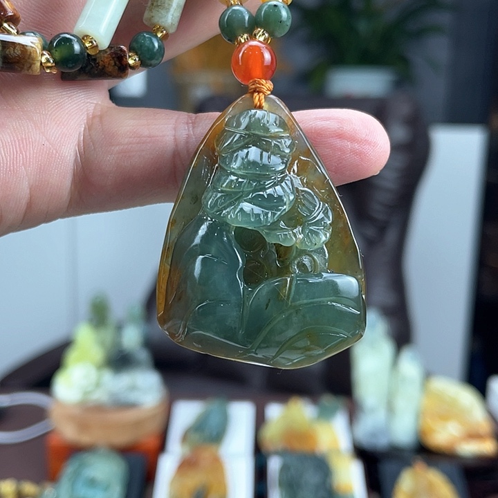 蛇纹石玉颈饰未镶嵌