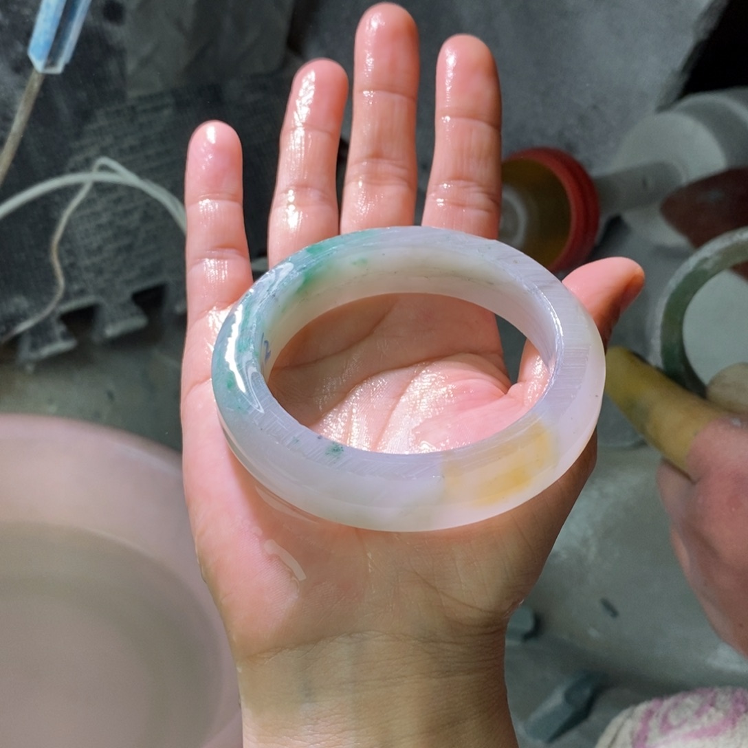 连***部石英质玉（非洲翠）未镶嵌手镯定制