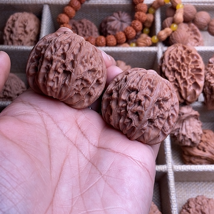 刘****吊坠文玩核桃42磨盘