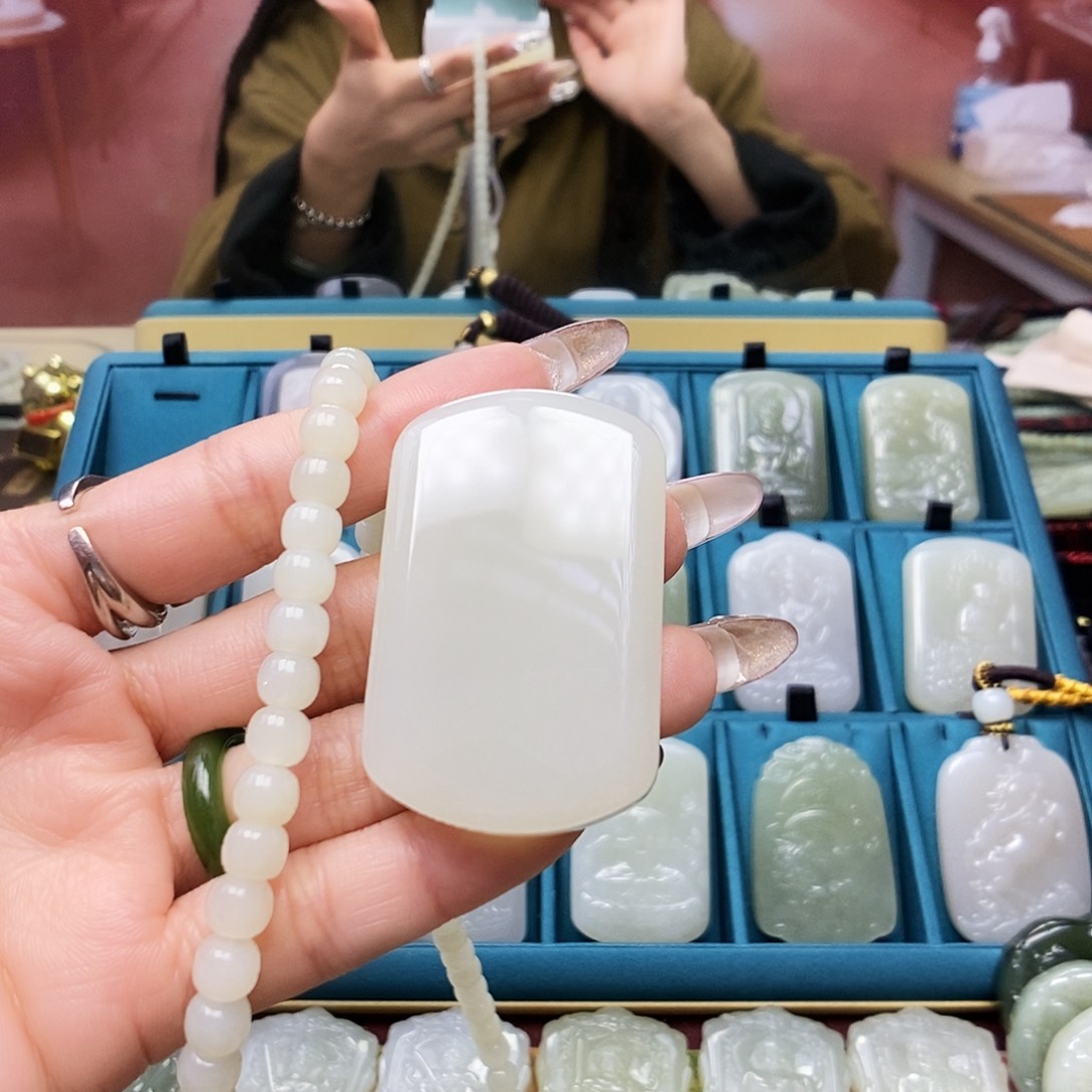 和田玉颈饰未镶嵌沅