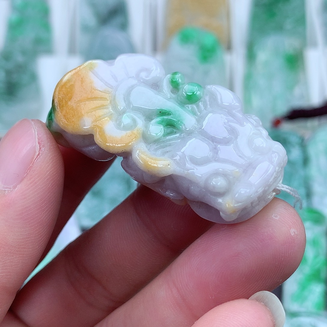 翡翠颈饰未镶嵌翡翠吊坠