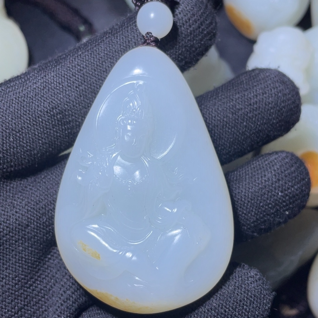 杠***炮和田玉未镶嵌颈饰