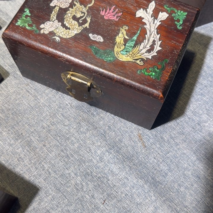 贡木首饰的的的的的