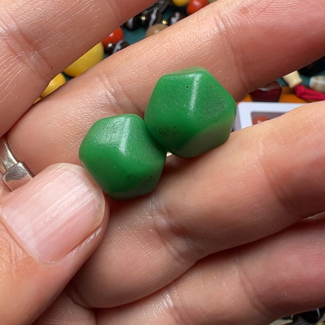 玻璃颈饰手工打造精致