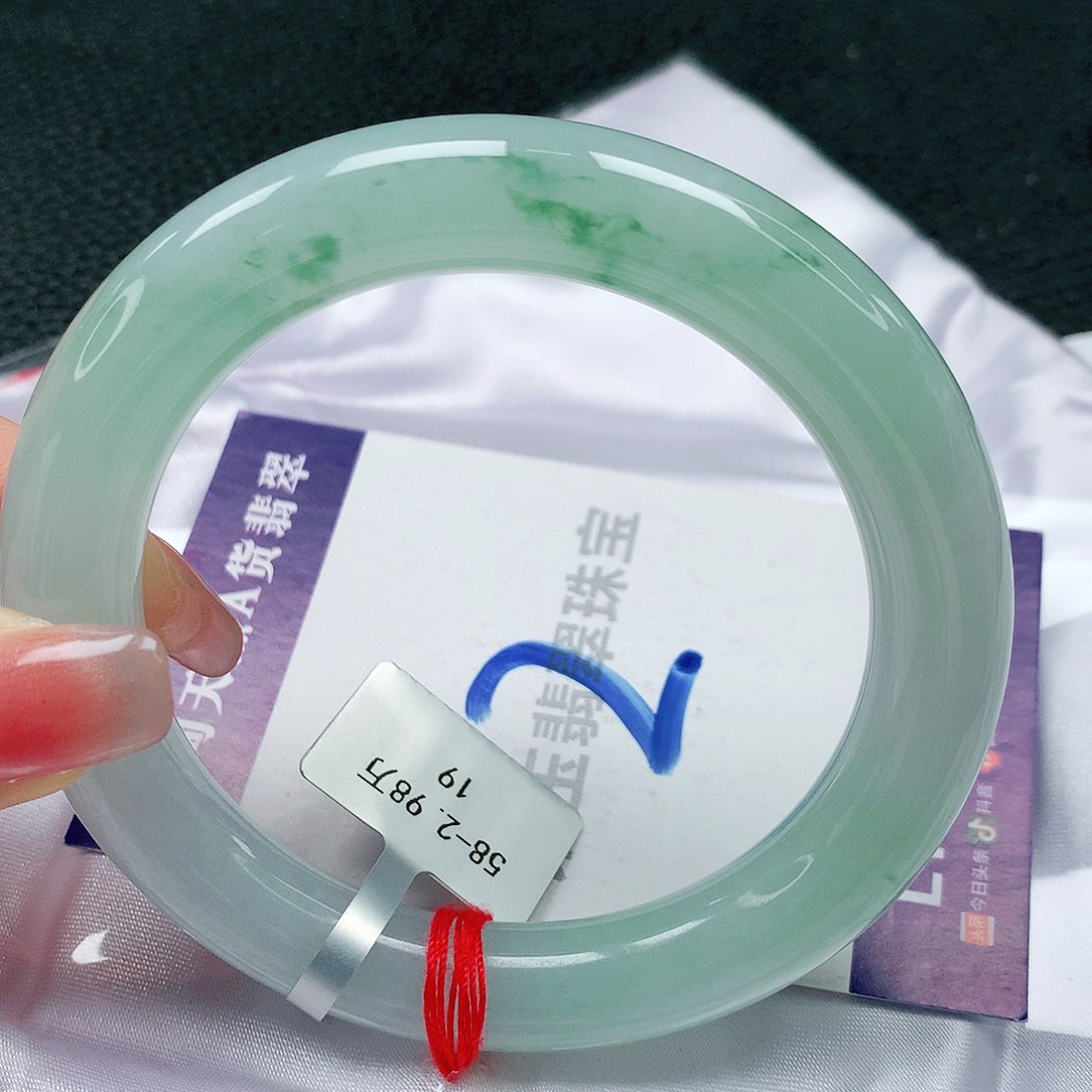 翡翠手镯未镶嵌勿****甲缅甸天然a货翡翠