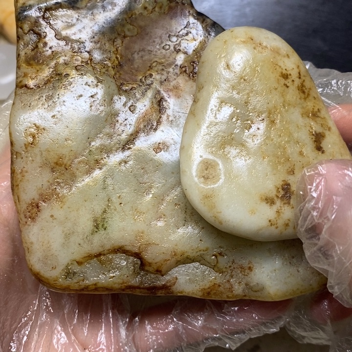 古***室和田玉未镶嵌珠宝奇石