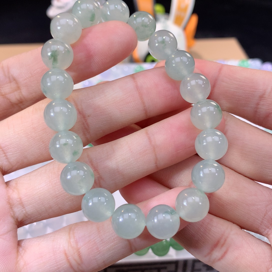 翡翠手链未镶嵌翡翠