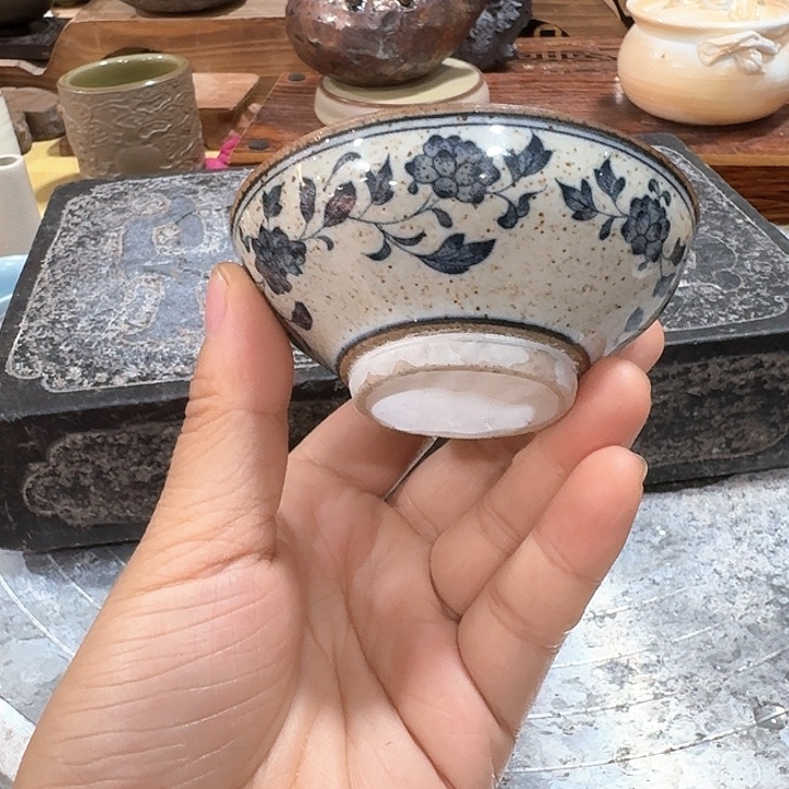 主人杯一个，瓷。。品茗瓷
