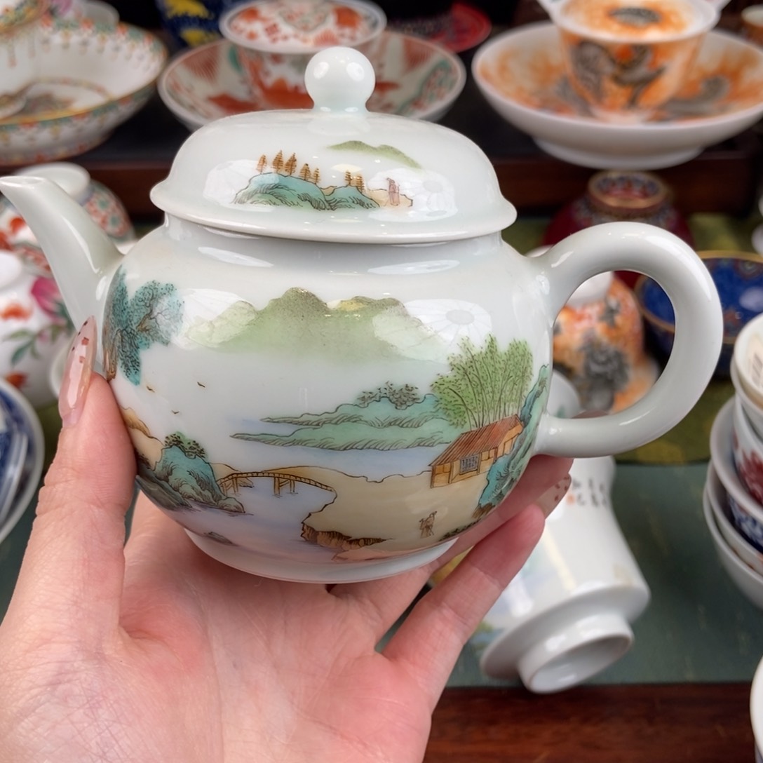 澹**志陶瓷的设计师是什么时候回来