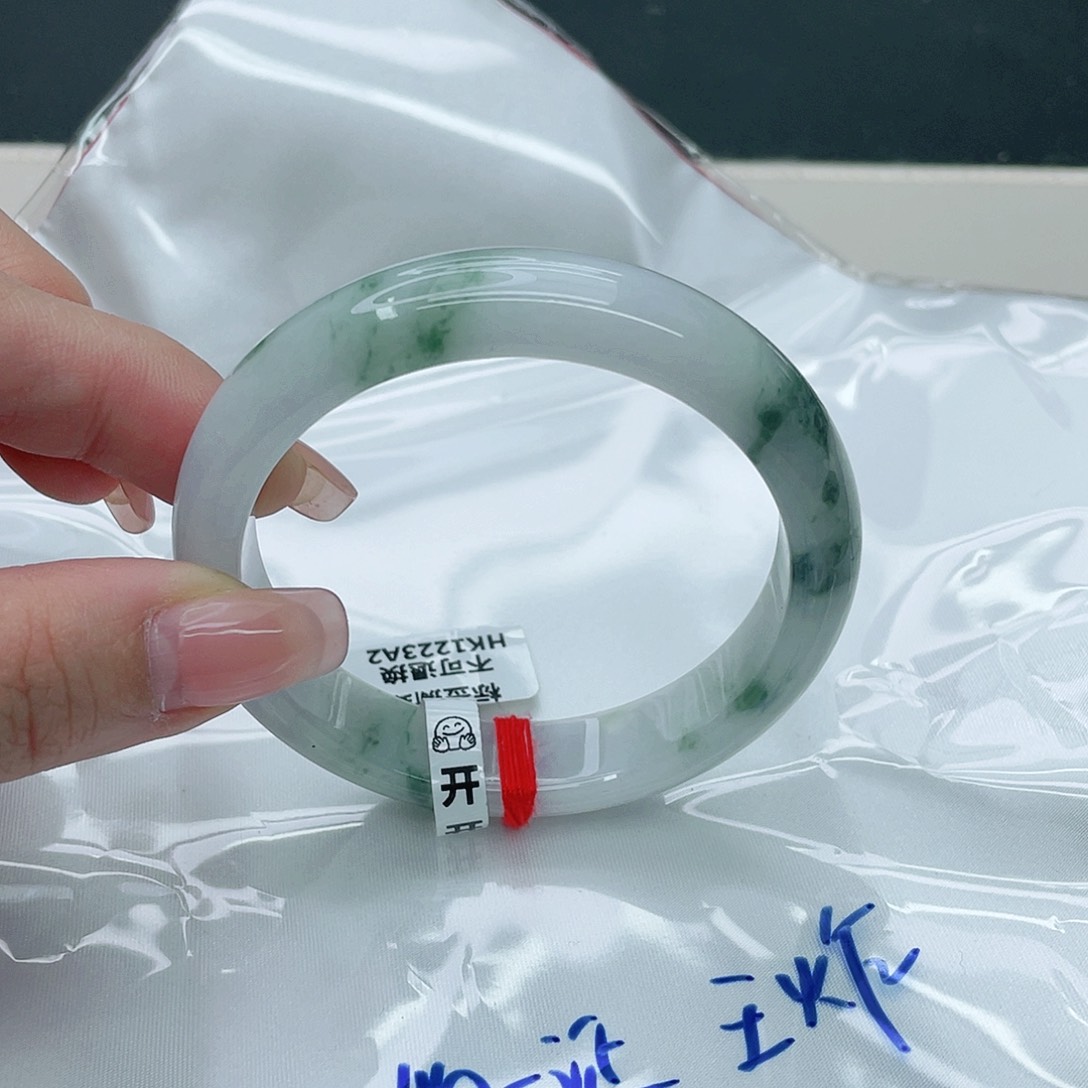 翡翠手镯未镶嵌正56.6