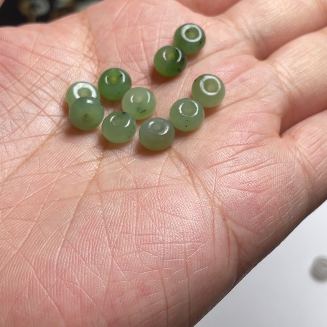 芒***忙颈饰未镶嵌和田玉