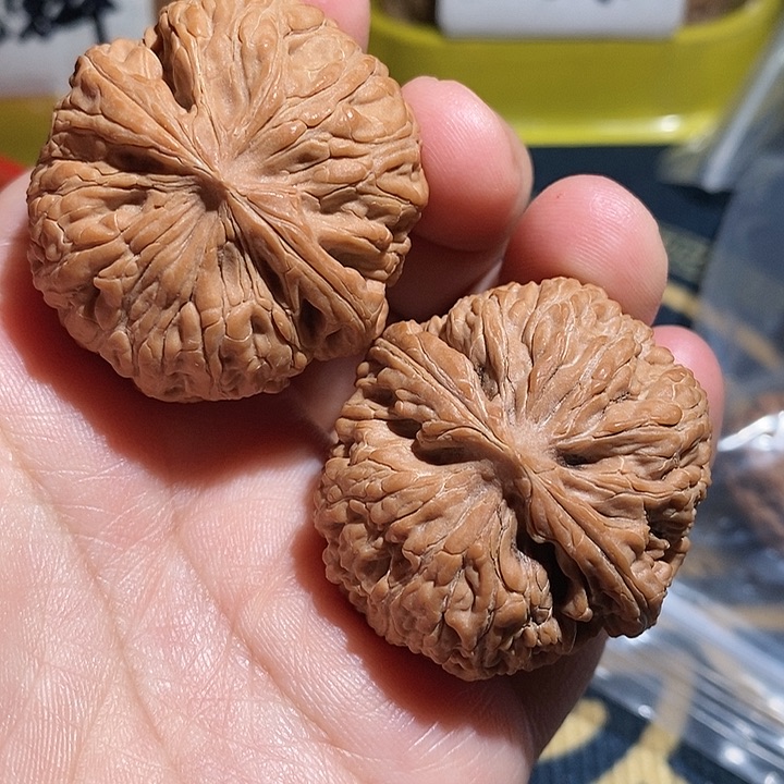 【闪购商品】文玩核桃吊坠皇家正圆