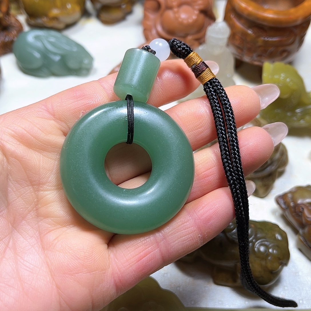 白玉菩提吊坠白玉菩提吊坠