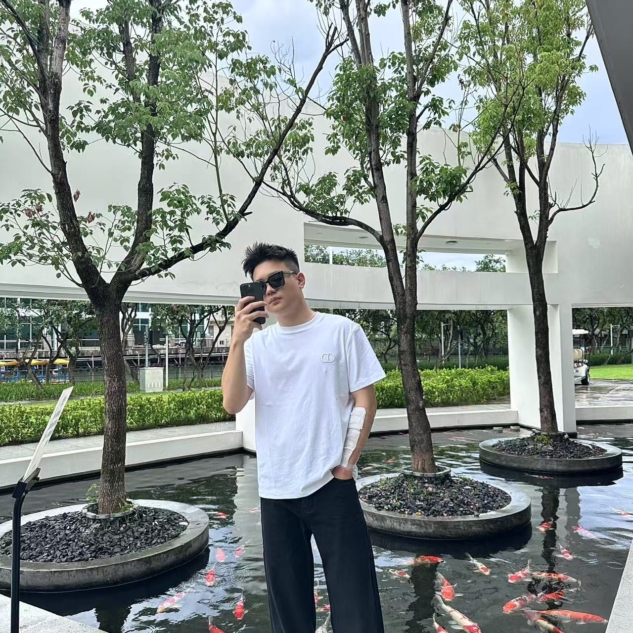 莱赛尔天丝定制刺绣款小标短袖