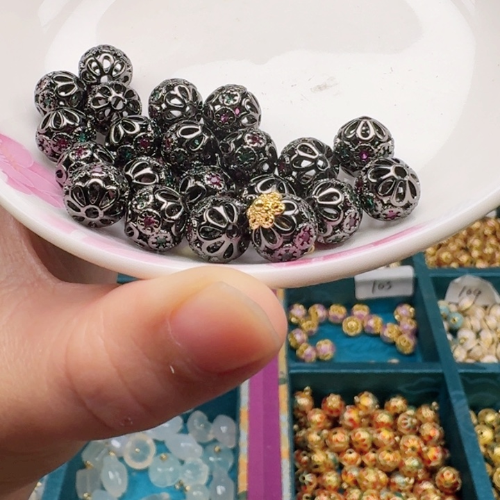 非遗传承手工圆珠扣