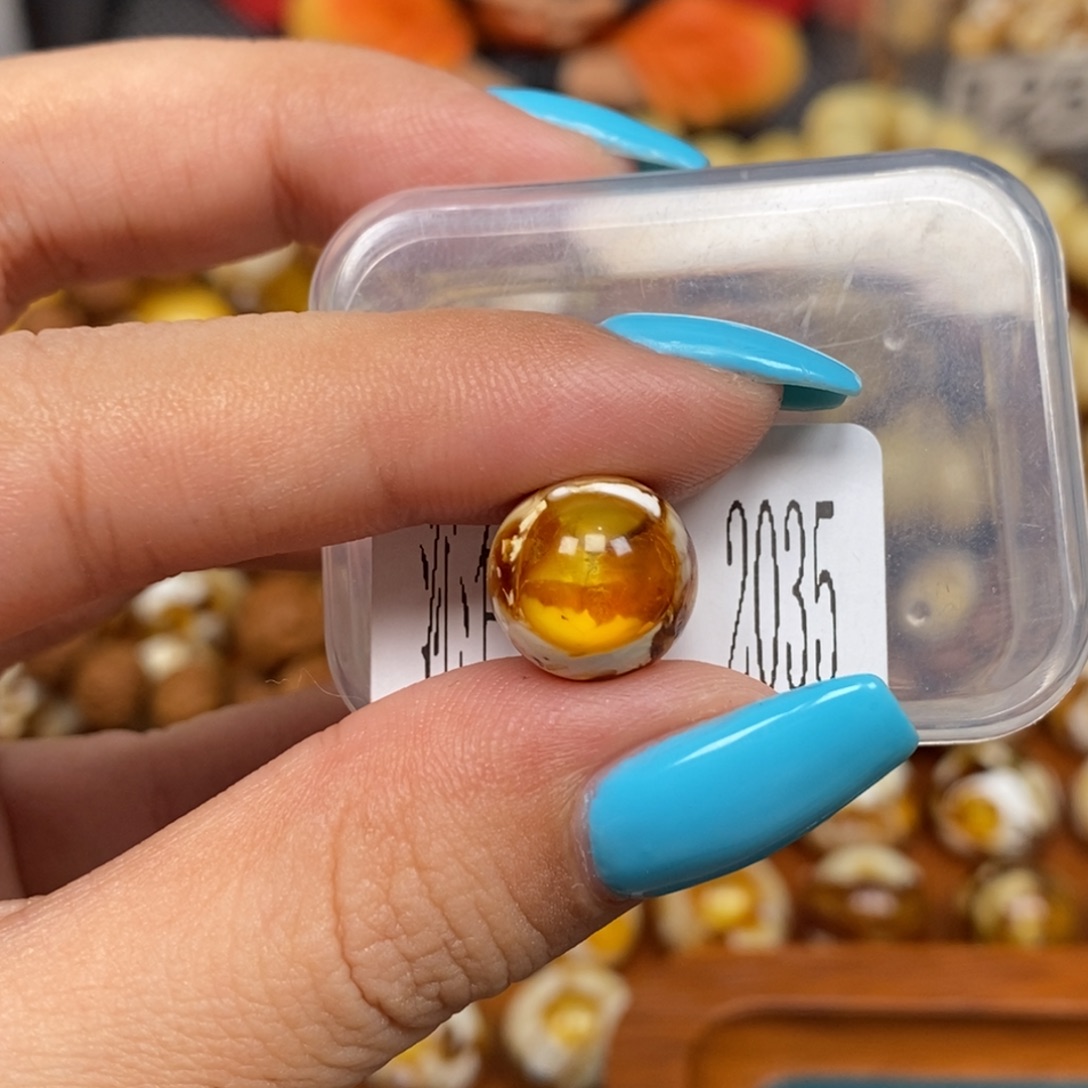 蜜蜡未镶嵌珠宝奇石2035