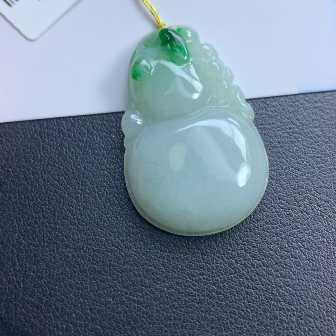 翡翠颈饰未镶嵌葫芦