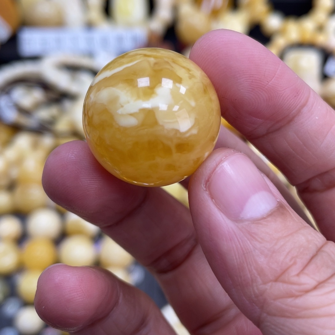 琥珀珠宝奇石未镶嵌24.6mm微瑕疵