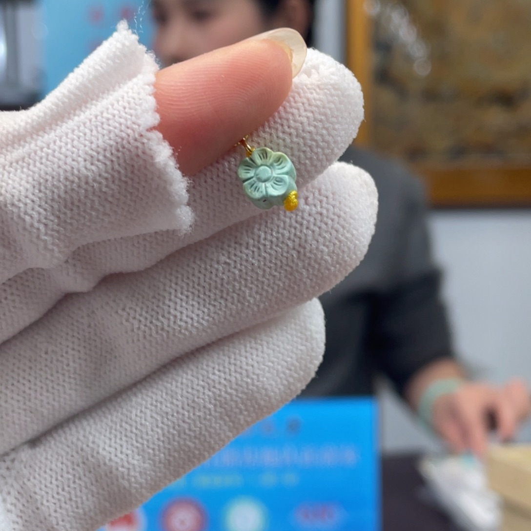 绿松石未镶嵌挂件