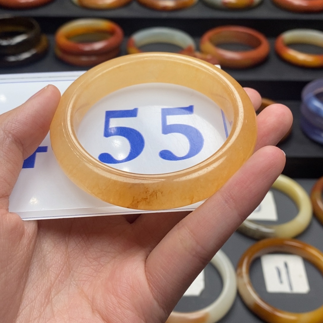 石英质玉（黄龙玉）手镯未镶嵌