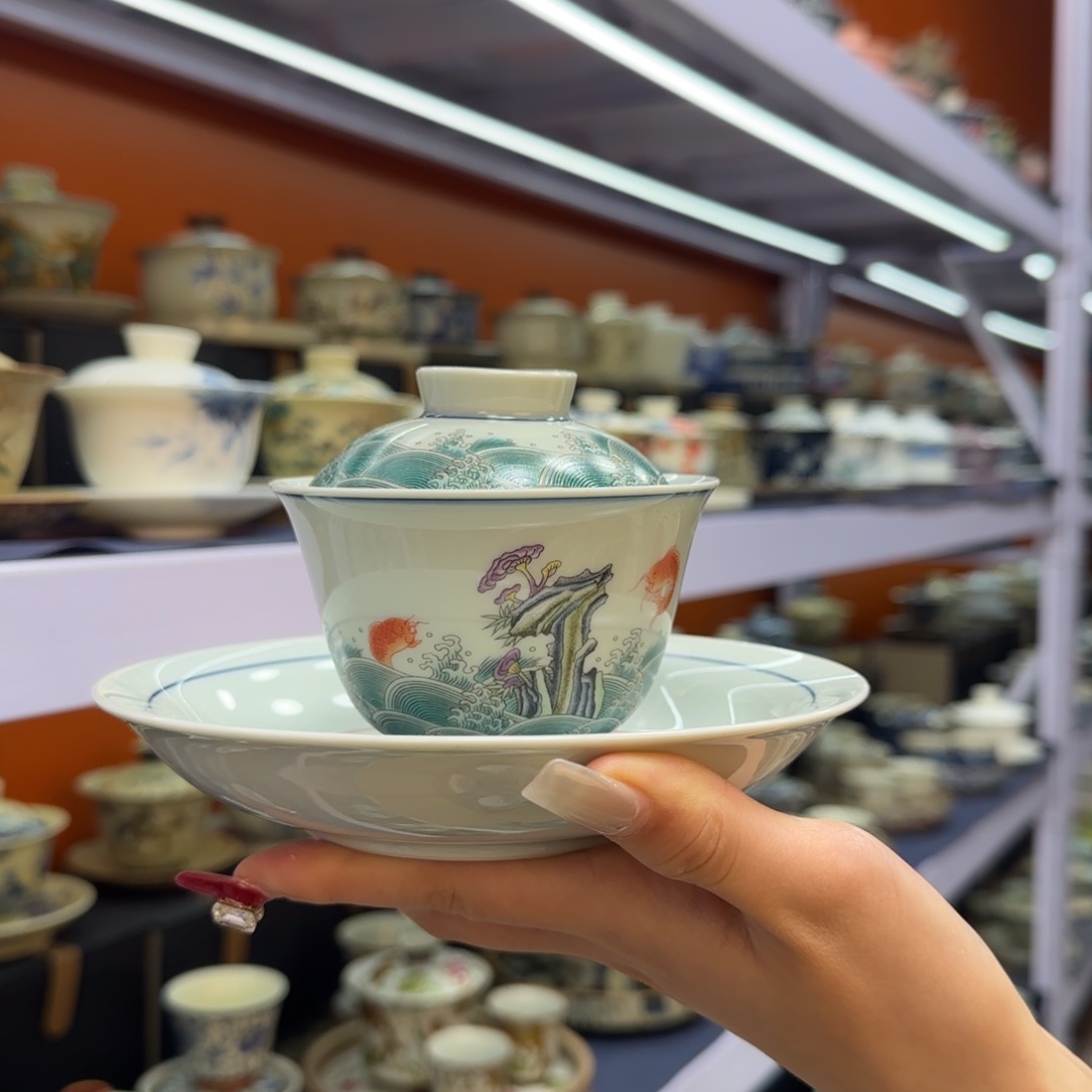 我在外面吃饭呢你在哪