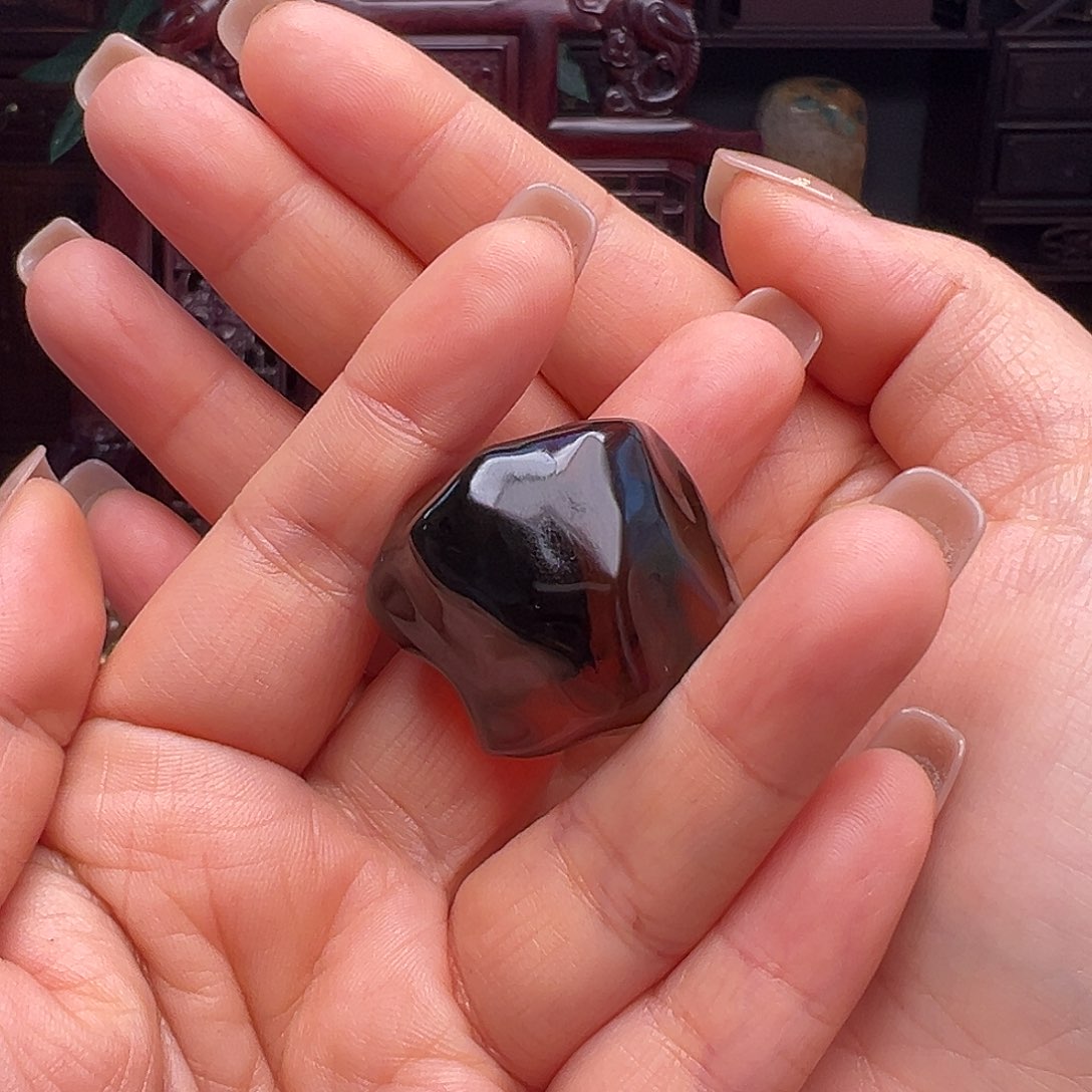 琥珀裸石未镶嵌铁***兄抚顺琥珀50050。13g