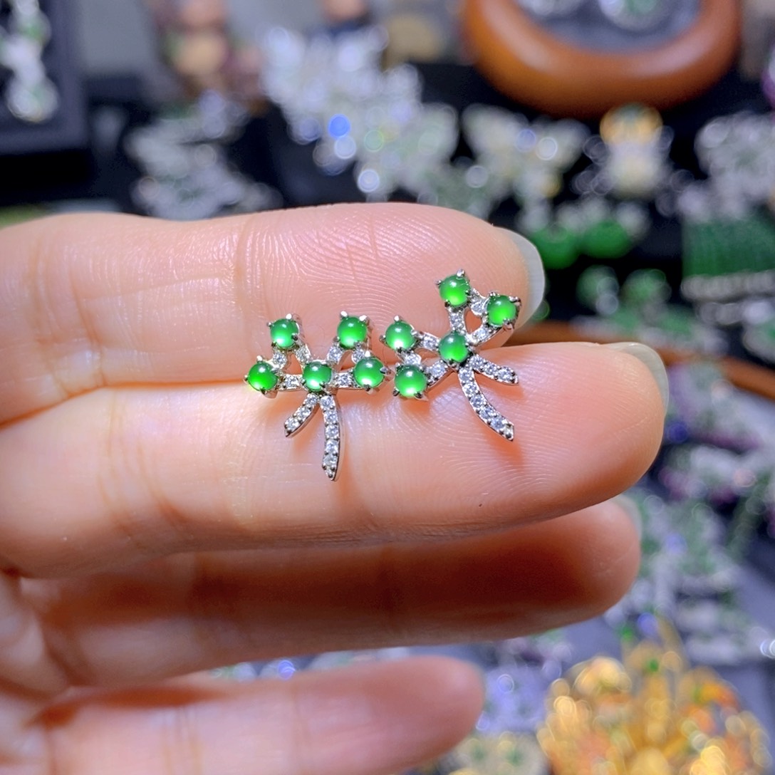 翡翠颈饰银S925镶嵌天然翡翠