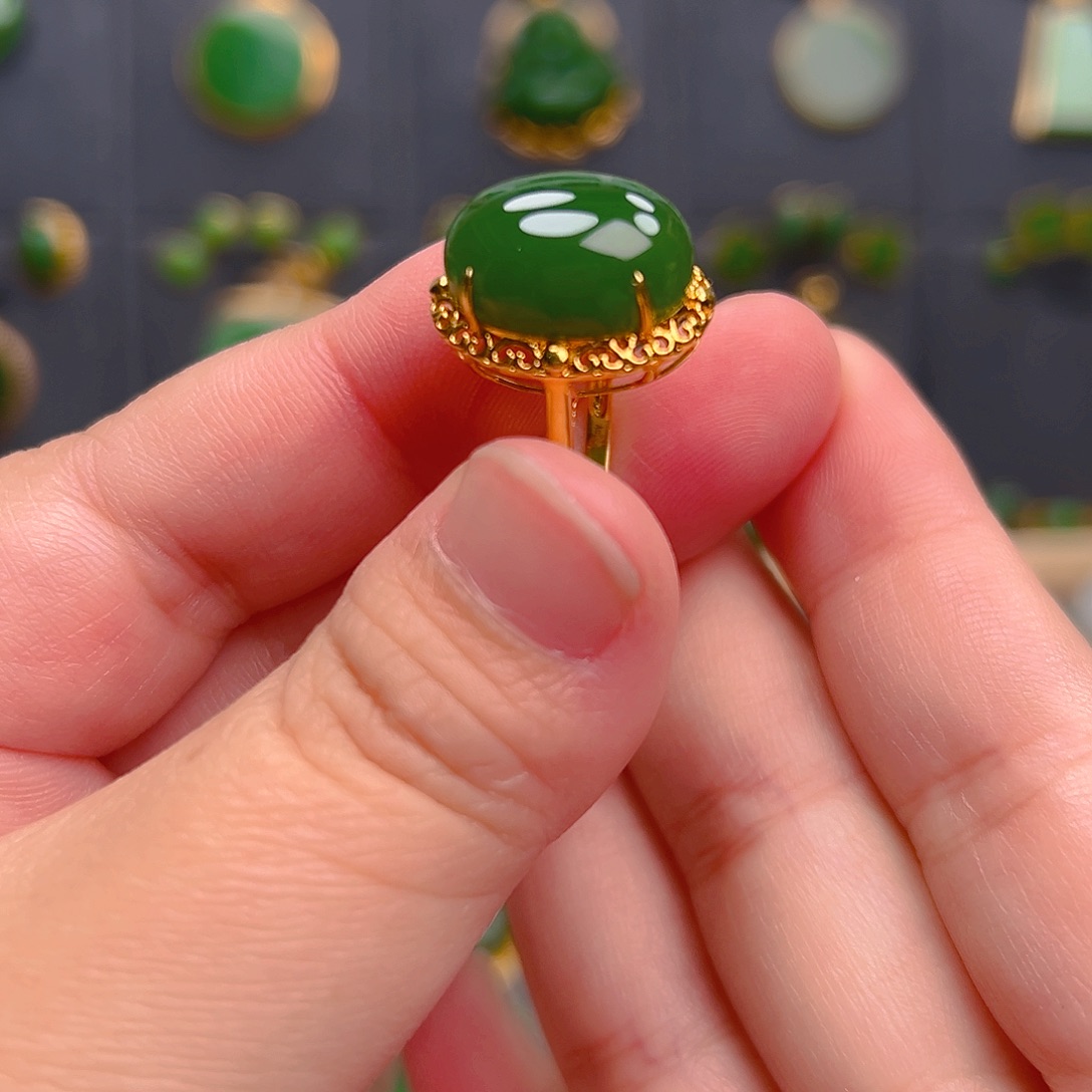 和田玉（碧玉）18K金镶嵌戒指