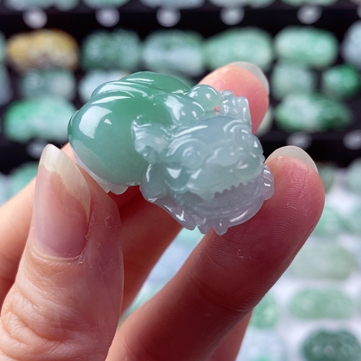 翡翠颈饰未镶嵌天然