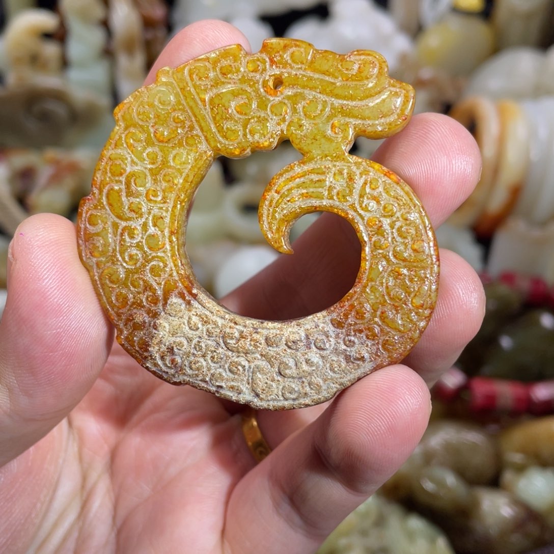 和田玉未镶嵌把件