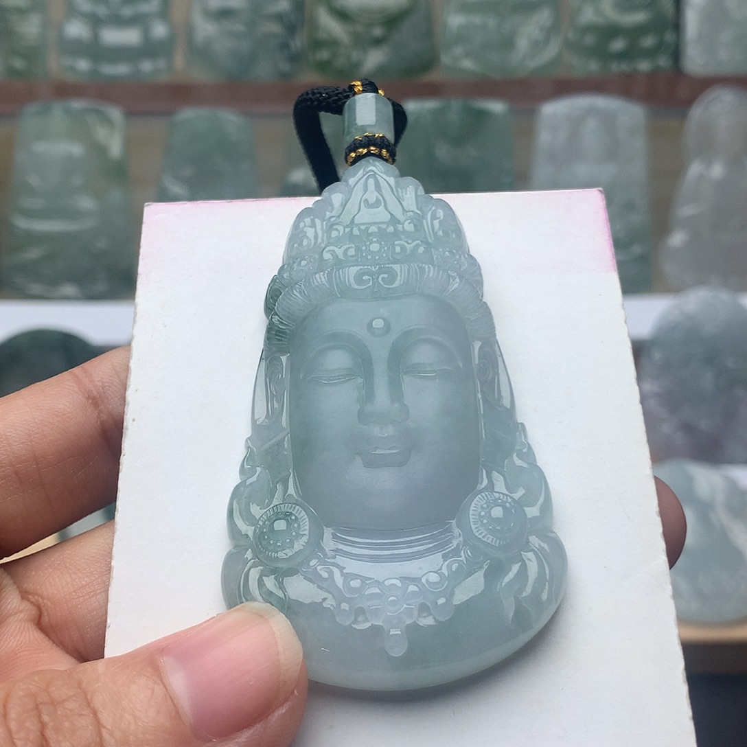 翡翠未镶嵌颈饰观音头