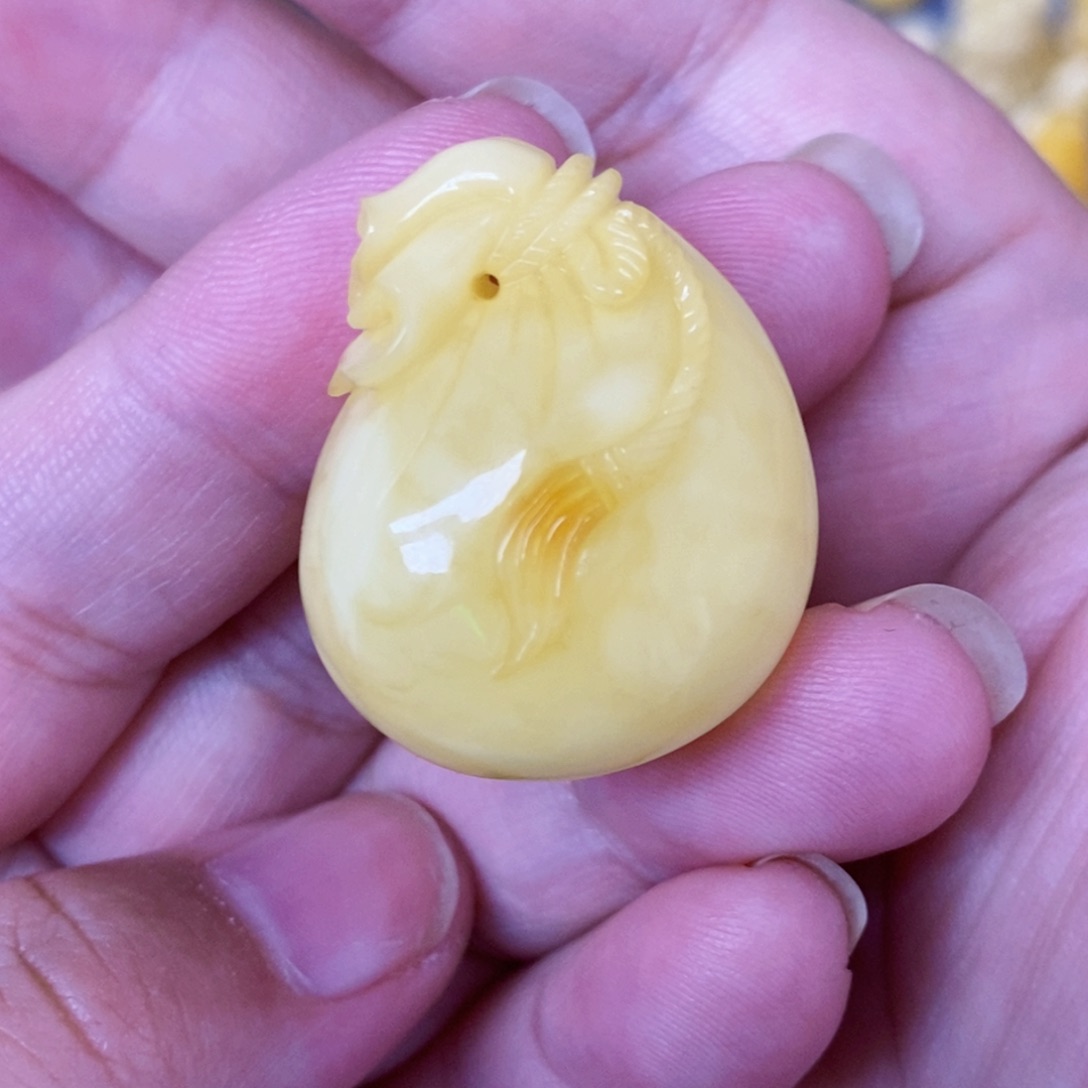 琥珀珠宝奇石未镶嵌