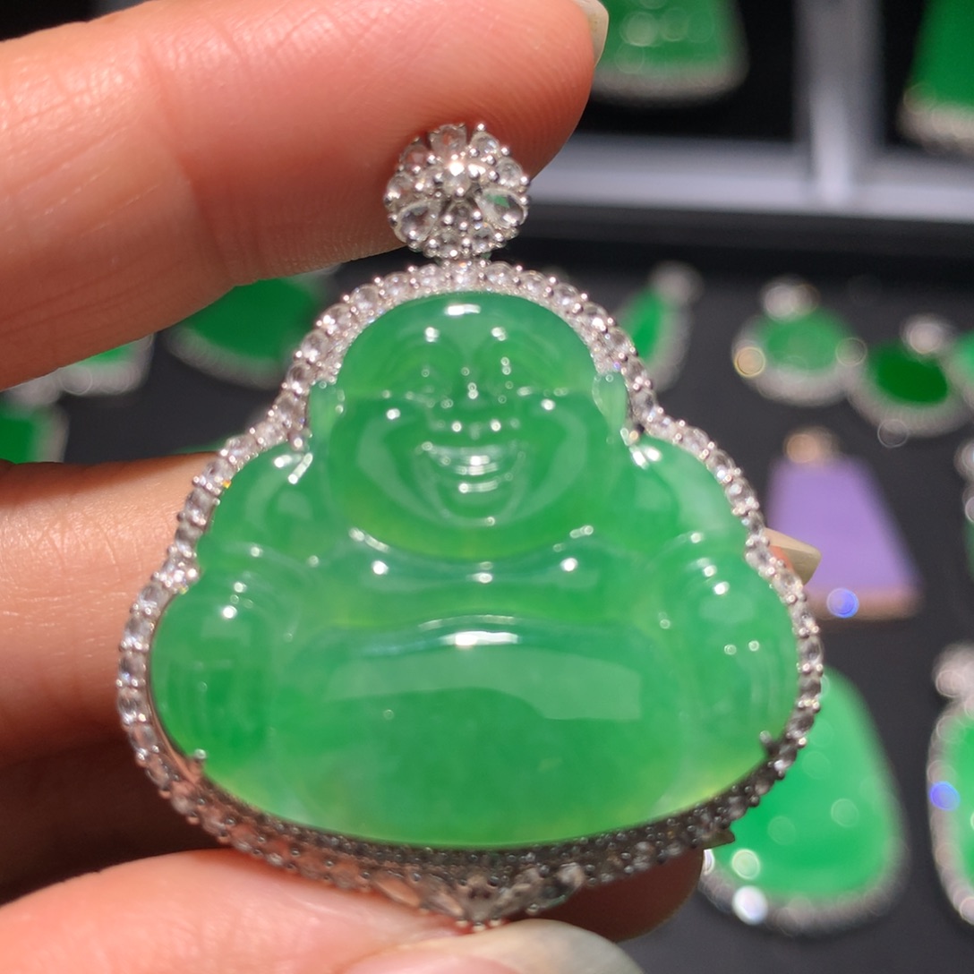 翡翠颈饰18K金镶嵌翡翠