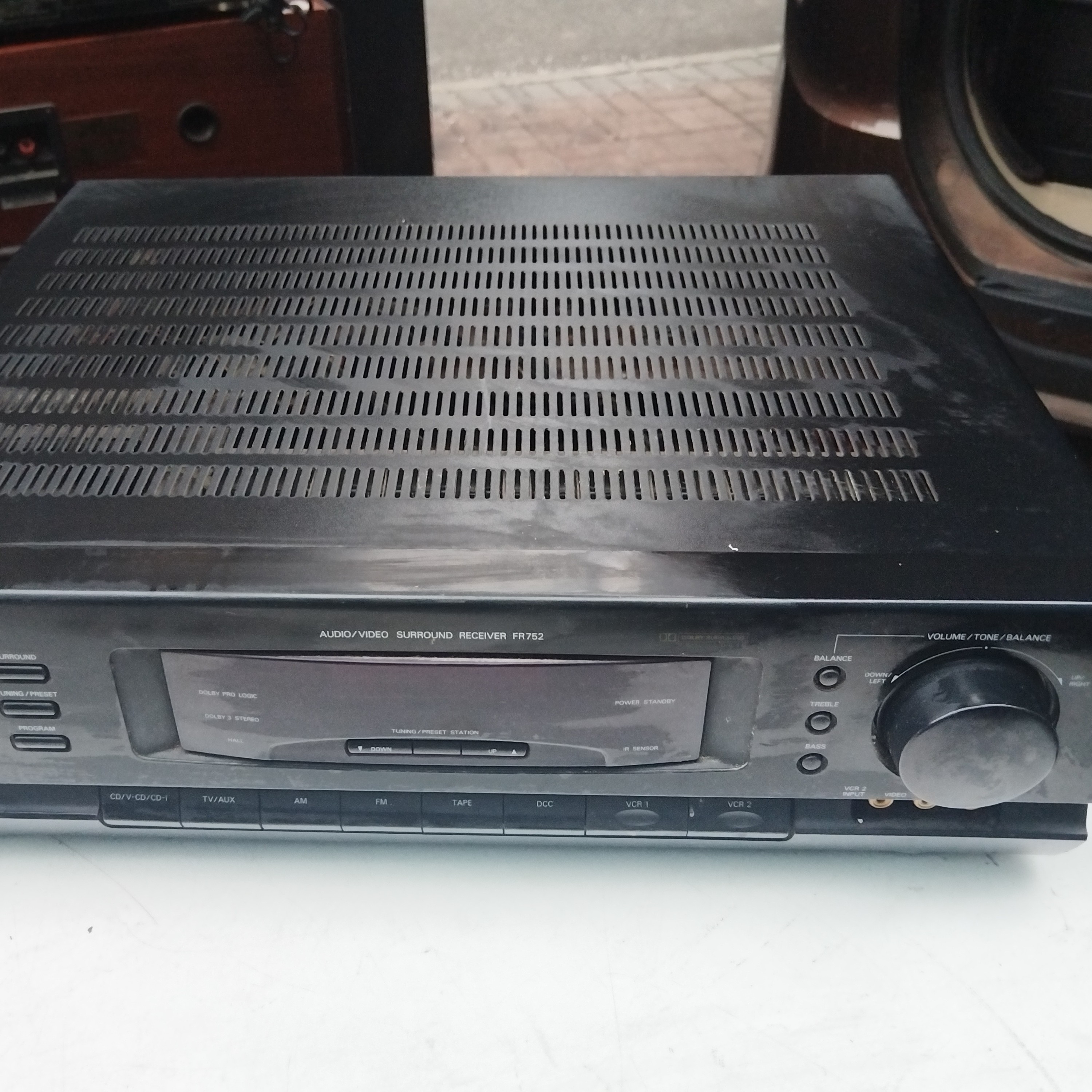 8新  飞利功放一台，成色如图，不包邮费，不支持七天无理由退货