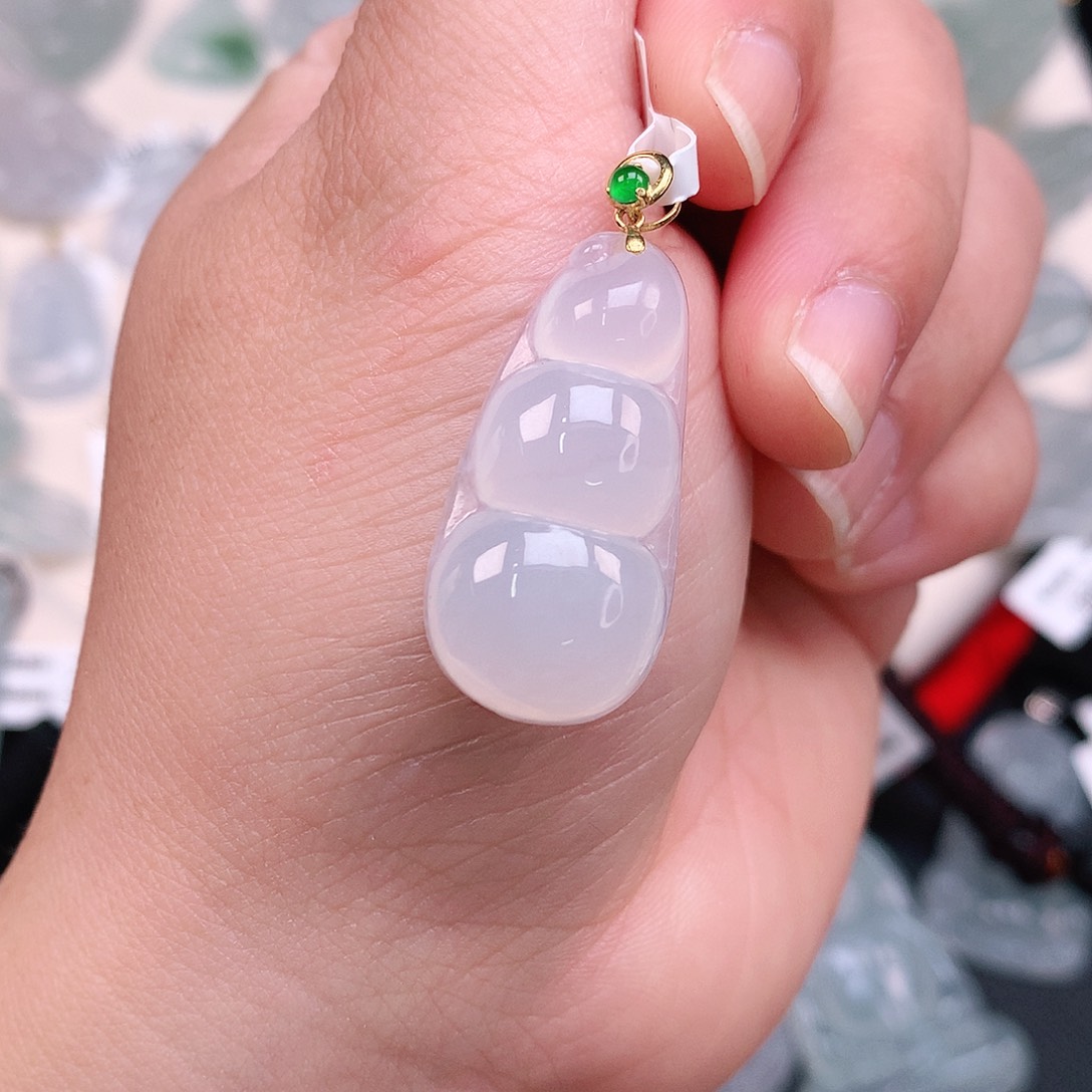 翡翠颈饰18K金镶嵌冰胶豆子