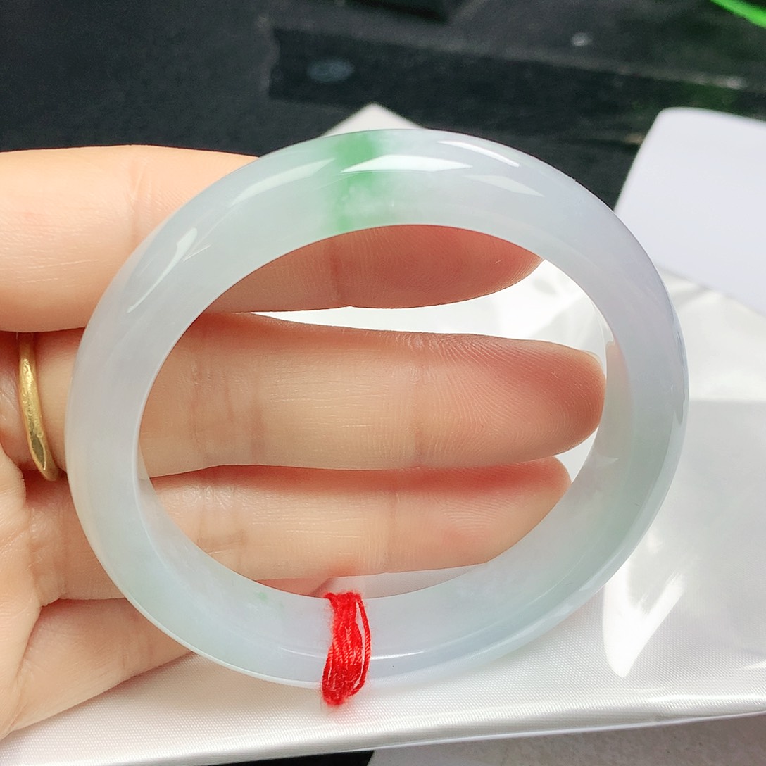 翡翠手镯未镶嵌正